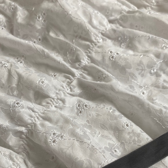 NWOT Sophie B. White Chemise with Black Accents - Picture 4 of 6